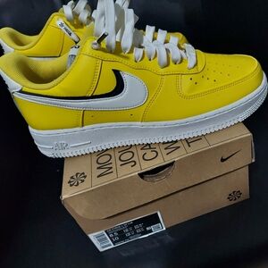 Nike Air Force 1 '07 LV8  - Tour Yellow